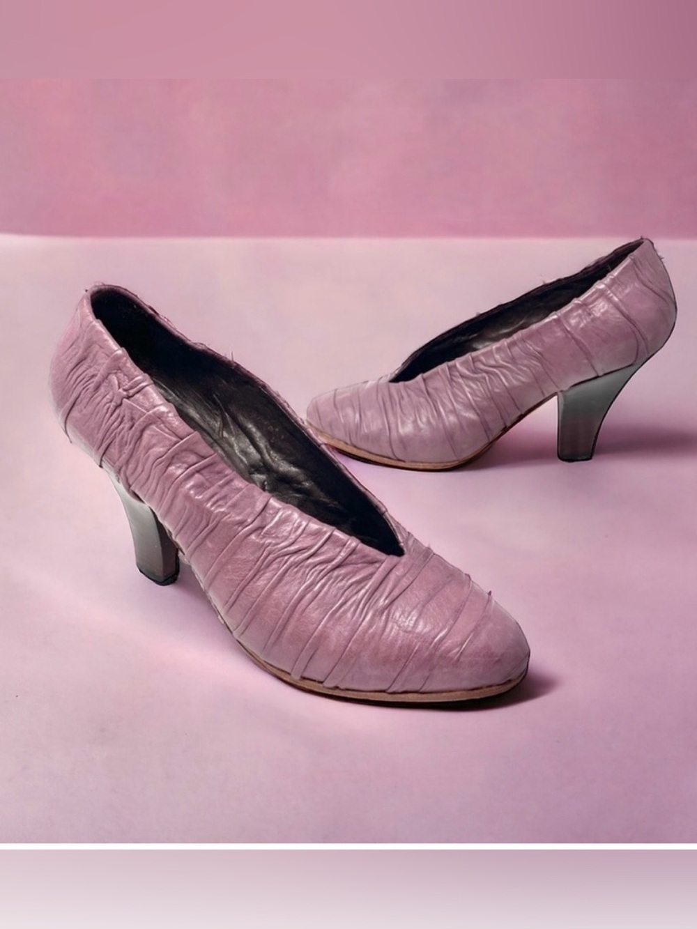 Charles David Ruched Leather high vamp Pumps in Lavender